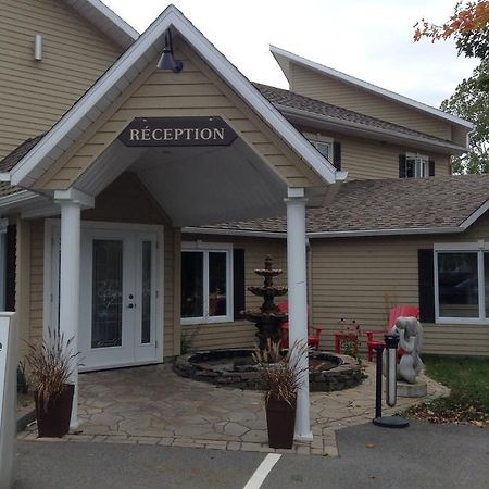 Motel Blanche D'Haberville サン・ジャン・ポール・ジョリ エクステリア 写真