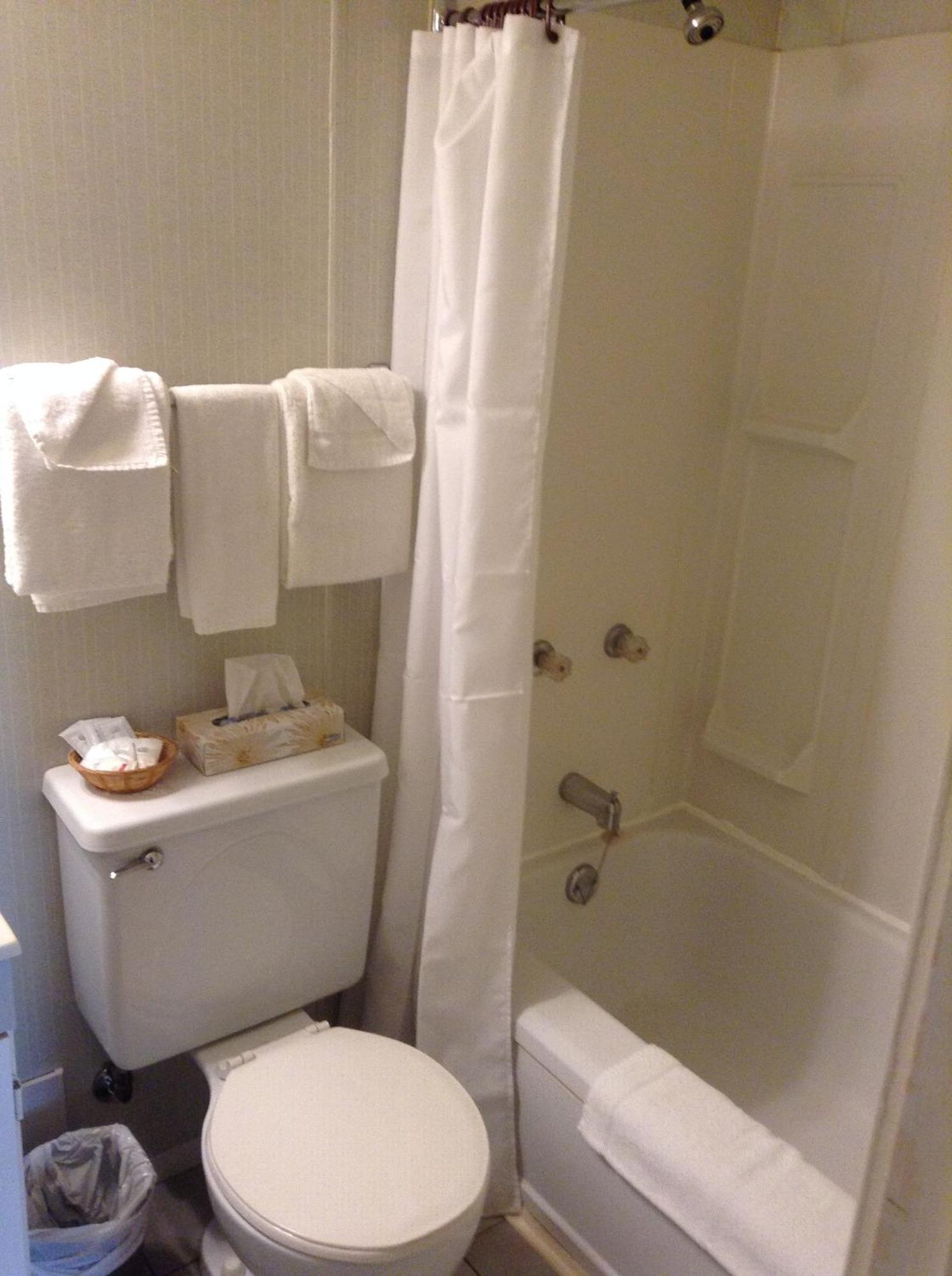 Motel Blanche D'Haberville サン・ジャン・ポール・ジョリ エクステリア 写真