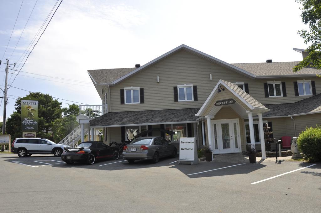 Motel Blanche D'Haberville サン・ジャン・ポール・ジョリ エクステリア 写真