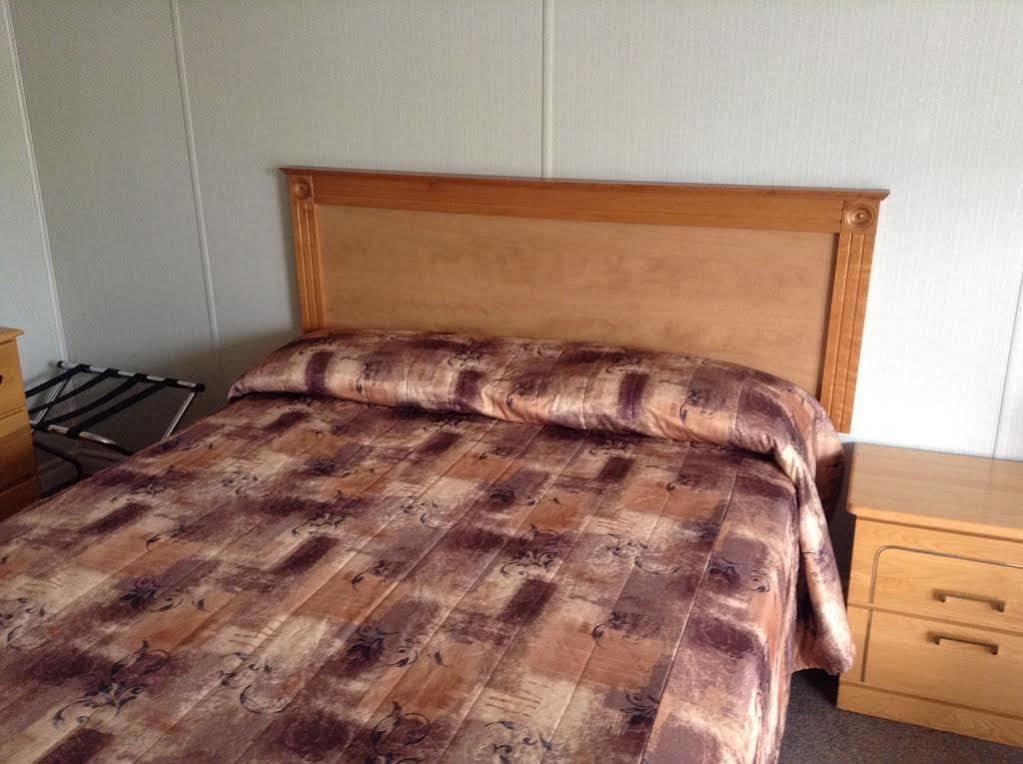 Motel Blanche D'Haberville サン・ジャン・ポール・ジョリ エクステリア 写真