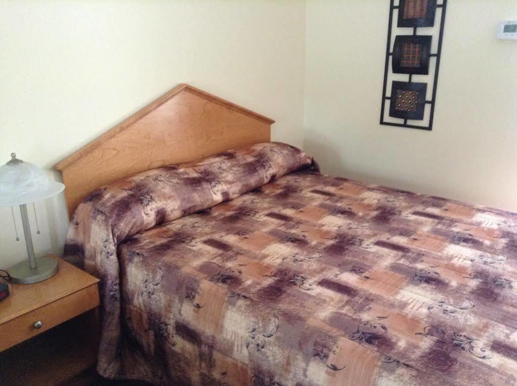 Motel Blanche D'Haberville サン・ジャン・ポール・ジョリ エクステリア 写真