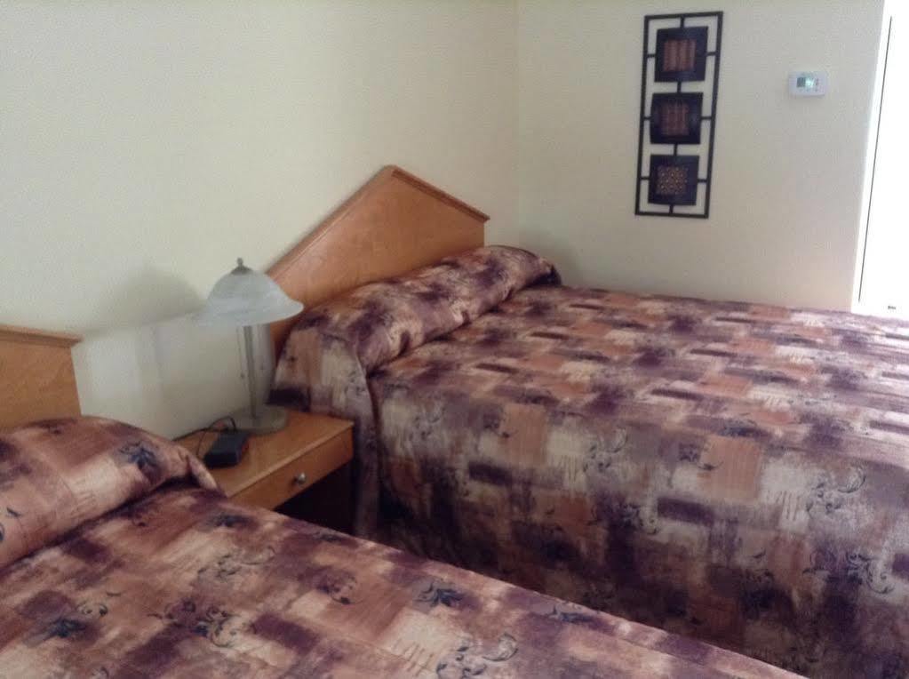 Motel Blanche D'Haberville サン・ジャン・ポール・ジョリ エクステリア 写真